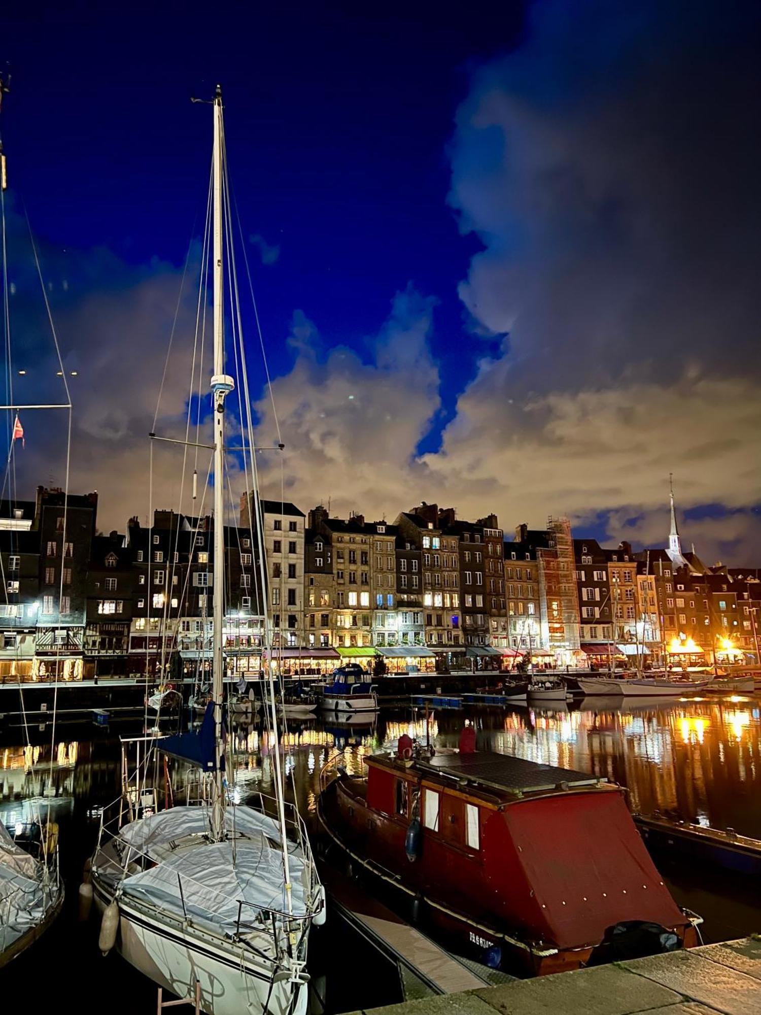 Une Pause Chez Julien, Appartement Lumineux Et Idealement Situe! Honfleur Exterior photo